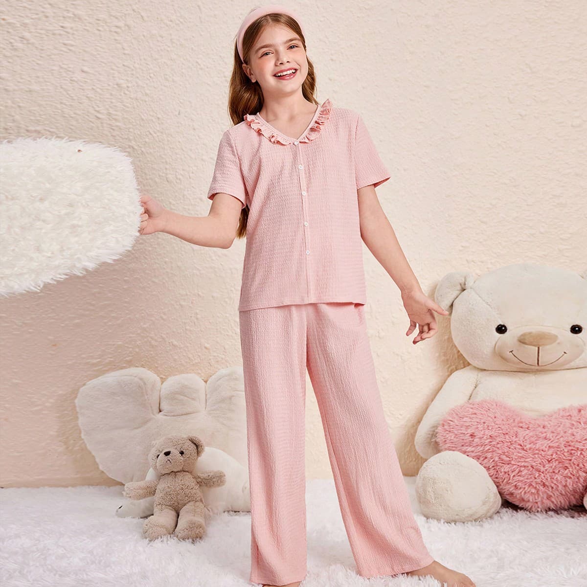 Ensemble pyjama pour fille prÃ©-adolescente, comprenant un t-shirt Ã manches courtes dÃ©contractÃ© Ã encolure en V avec des garnitures Ã volants et