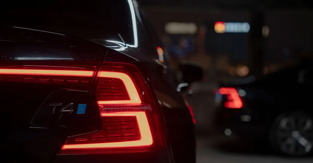Comparaison entre voitures hybrides et électriques
