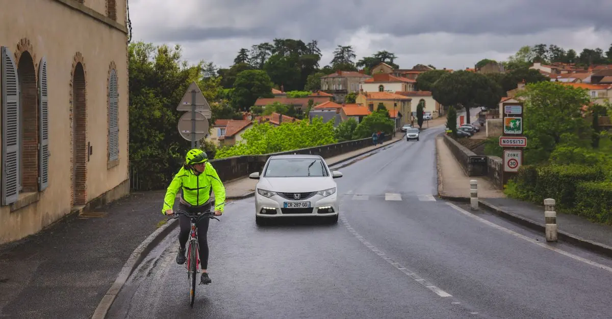 Comment le volant influence votre vitesse de conduite