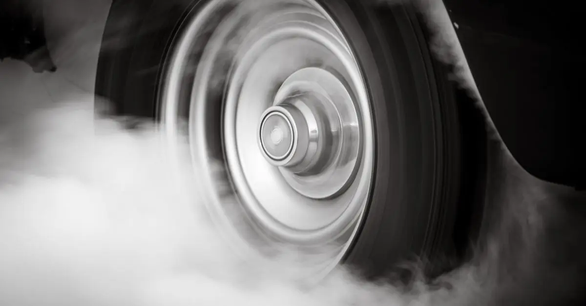 Comment le poids du volant affecte la vitesse de votre véhicule