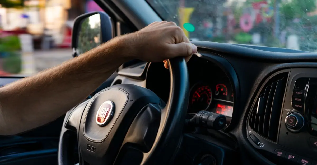 Comment le volant influence réellement votre vitesse de conduite